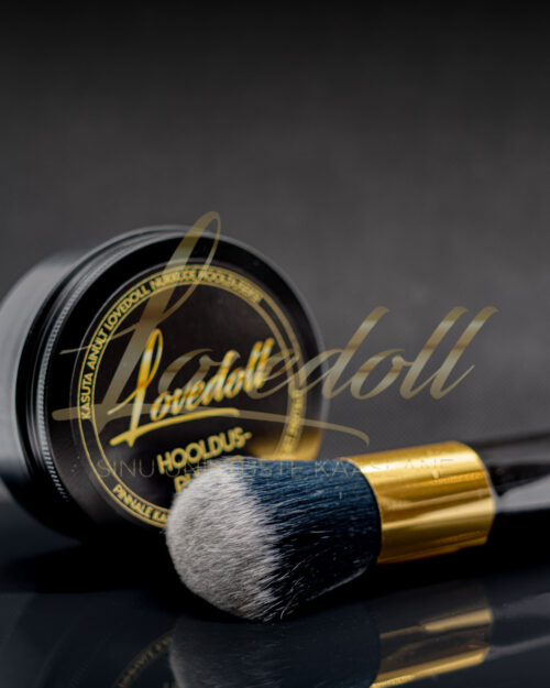 seksnuku hoolduspuuder ja pintsel